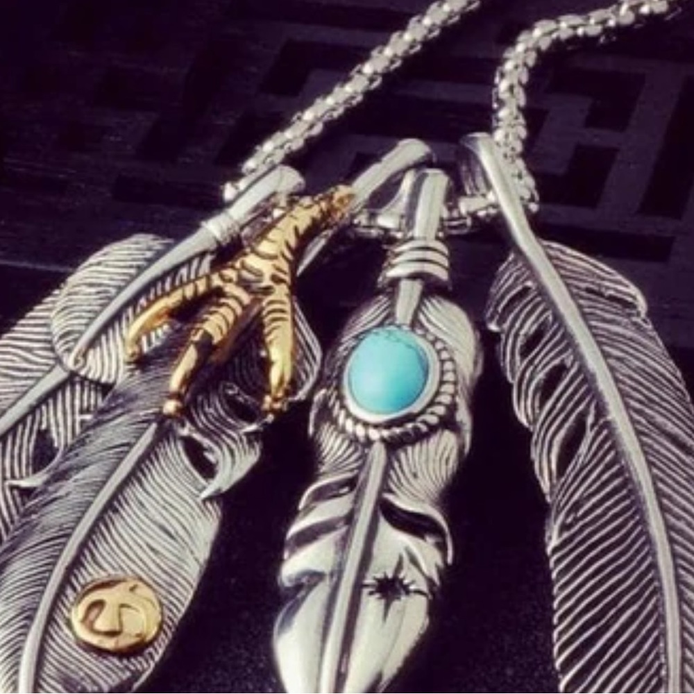 Men’s feather necklace